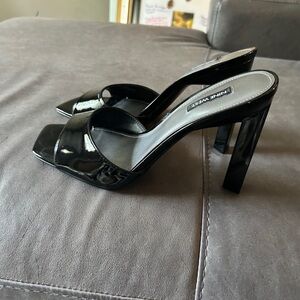 Women’s black sandal